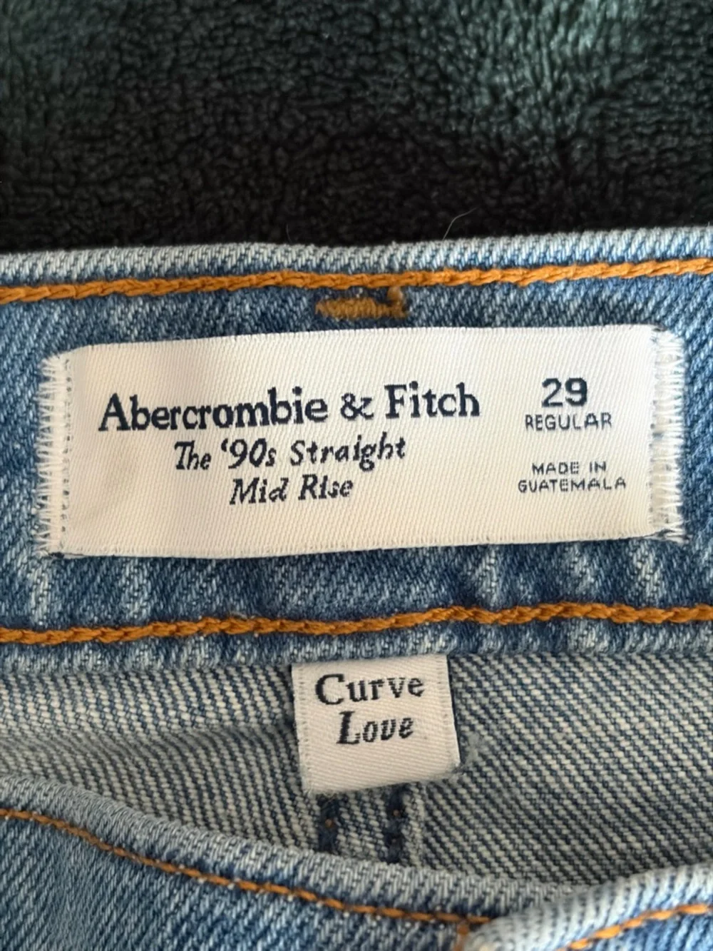 90’s Straight Mid Rise Jeans - Picture 2 of 4